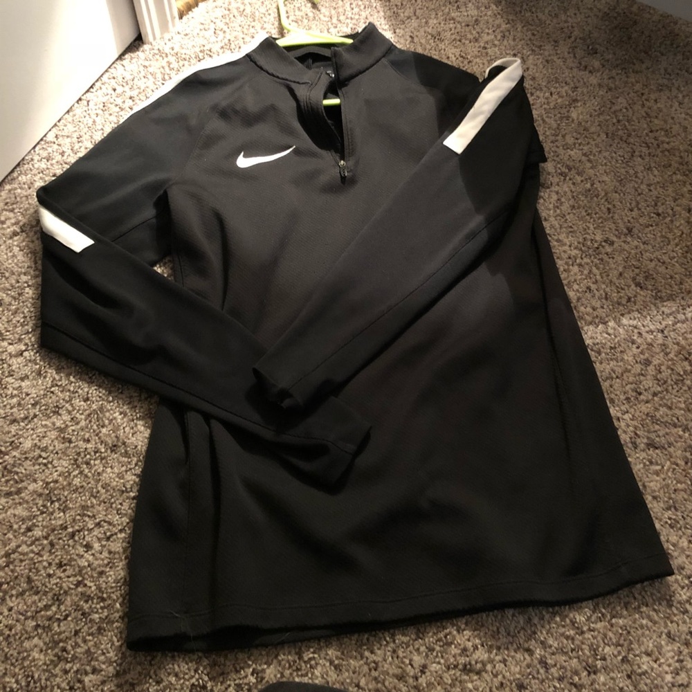 Nike dri-fit long sleeve quarter zip